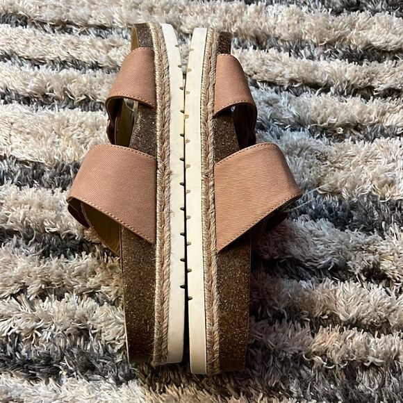 Bjorndal Kai top strap sandals size 10 - Picture 4 of 6
